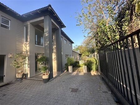 5 Bedroom House in Waterkloof Ridge