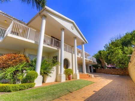 6 Bedroom House in Montana Park