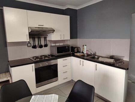 Studio Apartment in Claremont Upper