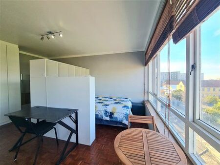 Studio Apartment in Observatory