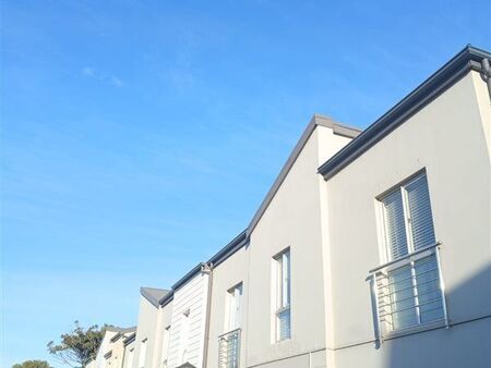 3 Bedroom Apartment in Strand South