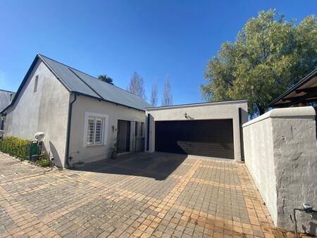 2 Bedroom townhouse - freehold to rent in Equestria, Pretoria