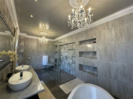 4 Bedroom House in Waterkloof Ridge