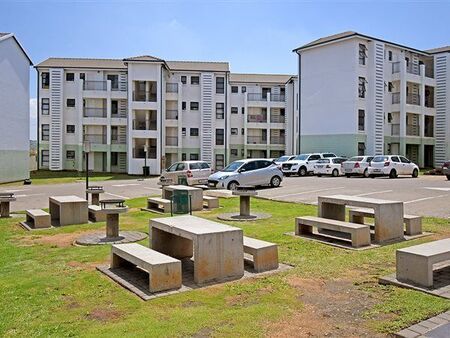 2 Bedroom Apartment in Cosmo City