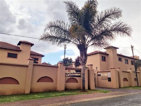 2 Bedroom Townhouse in Oakdene
