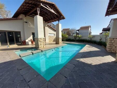 2 Bedroom Apartment in Sunninghill