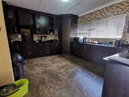 3 Bedroom House in Edelweiss