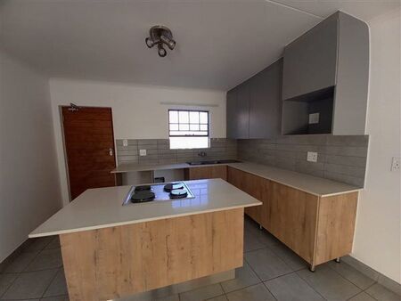 2 Bedroom Apartment in Glen Marais