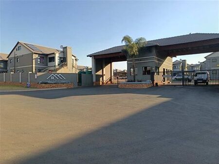 2 Bedroom Townhouse in Norton Park