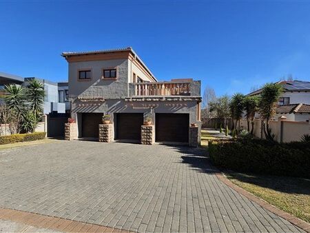 4 Bedroom House in Blue Valley Golf Estate