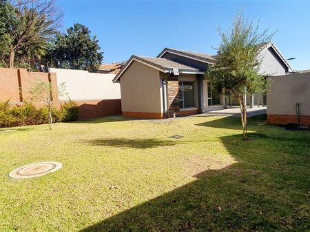 2 Bedroom House in Waterkloof Ridge