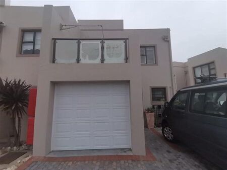 3 Bedroom House in Melkbosstrand