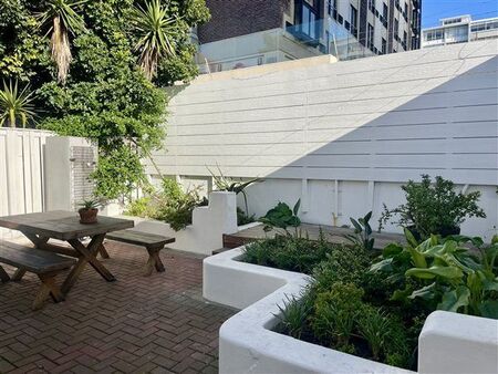 2 Bedroom Apartment in Sea Point