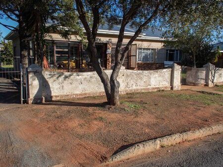 3 Bedroom House in Roux Park