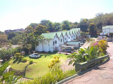 3 Bedroom Duplex in Manor Gardens