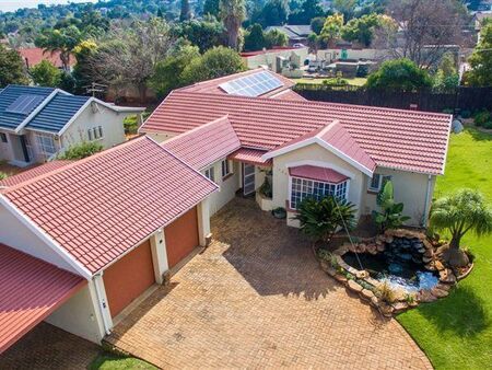 3 Bedroom House in Roodekrans