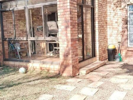 2 Bedroom Townhouse in Mooikloof Ridge