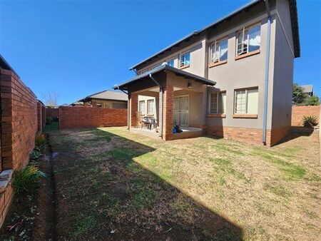 4 Bedroom Duplex in Mooikloof Ridge