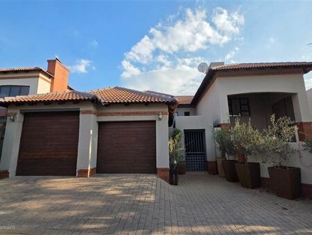 3 Bedroom House in Bronberg