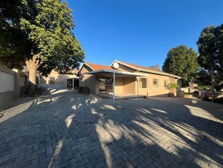 4 Bedroom House in Constantia Park
