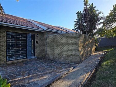 3 Bedroom House in Old Place