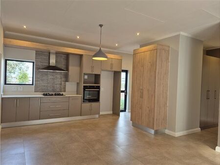 3 Bedroom House in Glenwood