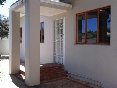 3 Bedroom House in Claremont
