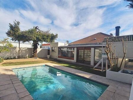 3 Bedroom House in Claremont