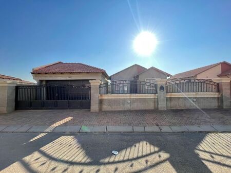 2 Bedroom house to rent in Roodekop, Germiston