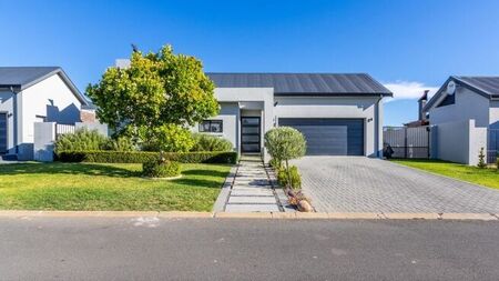 3 Bedroom house to rent in Paarl South