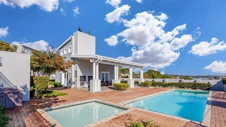 1 Bedroom apartment to rent in Paulshof, Sandton