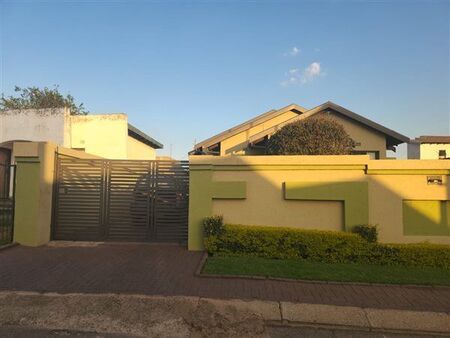 3 Bedroom House in Naledi