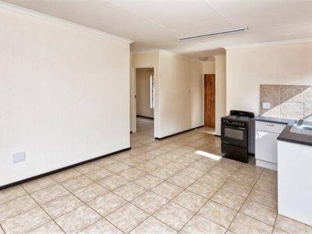 2 Bedroom Simplex in Protea Glen