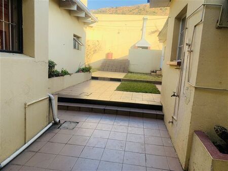 1 Bedroom House in Bezuidenhout Valley
