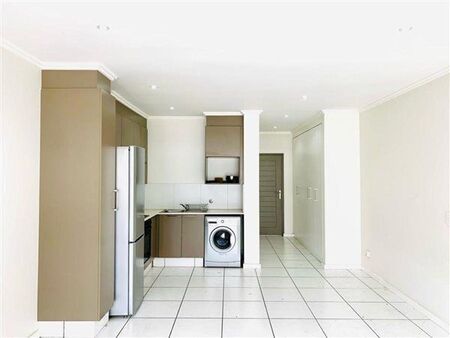 Bachelor apartment in Fourways