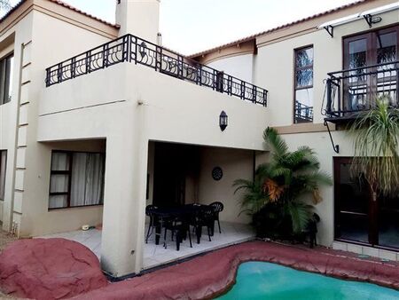 3 Bedroom Townhouse in Sunninghill