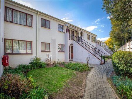 2 Bedroom Apartment in Sunninghill