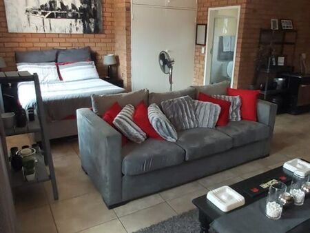 Bachelor apartment in Witfield