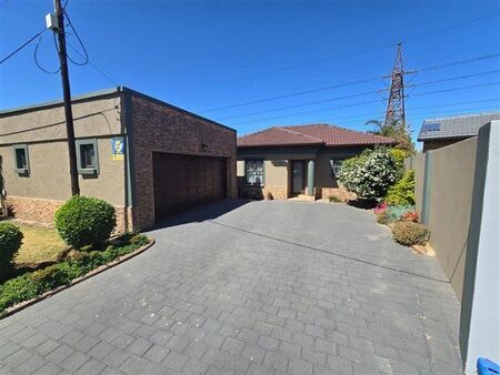 2 Bedroom House in Clearwater Estate
