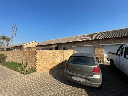3 Bedroom Townhouse in Cloverdene