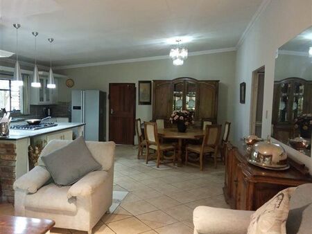 3 Bedroom House in Monavoni