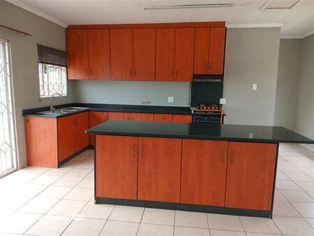 2 Bedroom House in Heuweloord