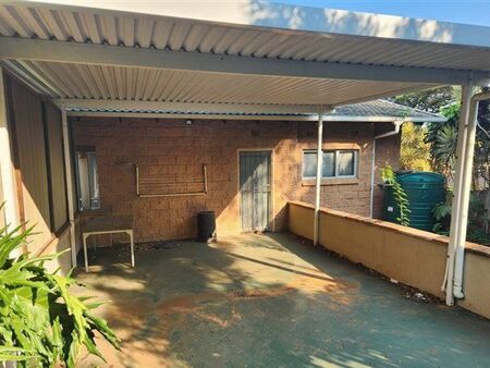 1 Bedroom House in Amanzimtoti