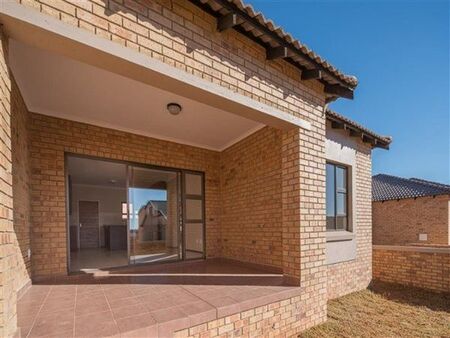 2 Bedroom Townhouse in Wilgeheuwel