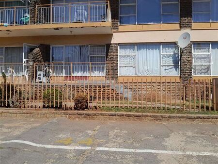 2 Bedroom Flat in Krugersdorp Central