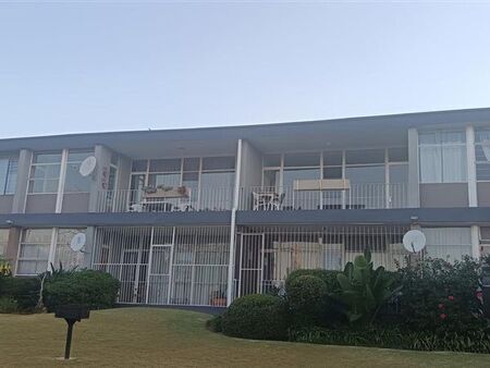 3 Bedroom Apartment in Monument