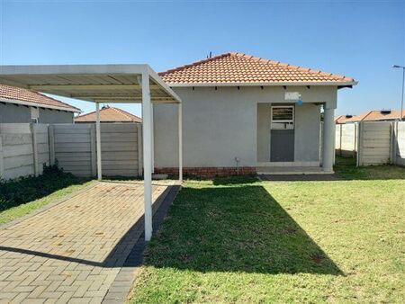 3 Bedroom House in Zandfontein Ah