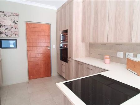 1 Bedroom Apartment in Waterkloof Ridge