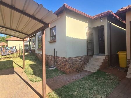3 Bedroom House in Heatherdale Ah