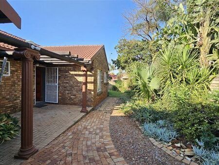 3 Bedroom House in Montana Park